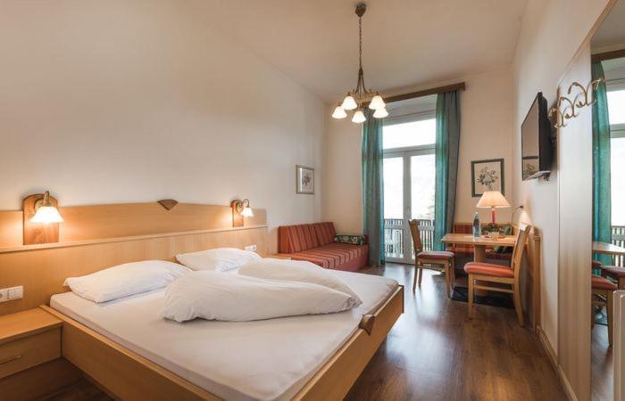 Hotel Angelica Мерано Экстерьер фото