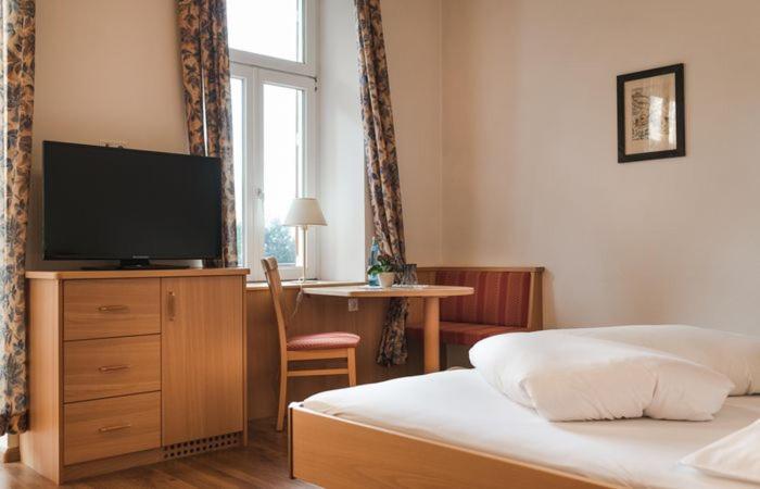 Hotel Angelica Мерано Экстерьер фото