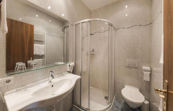 Hotel Angelica Мерано Экстерьер фото