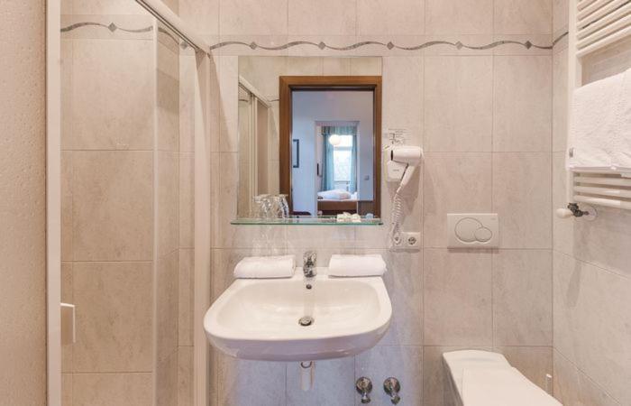 Hotel Angelica Мерано Экстерьер фото